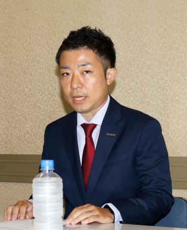 福岡市長選への立候補を表明した荒牧明楽氏＝３日午前、福岡市
