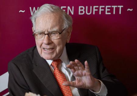 米著名投資家のウォーレン・バフェット氏＝２０１９年５月、ネブラスカ州オマハ（ＡＰ＝共同）