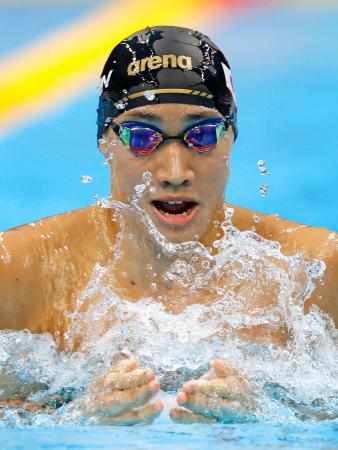 愛知・名古屋アジア大会の競泳男子２００メートル平泳ぎを世界新で制した大橋信＝２４日、東京アクアティクスセンター