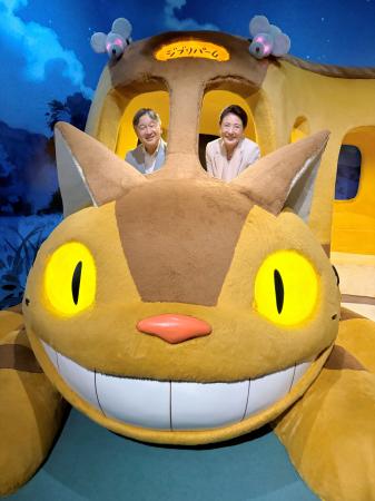 両陛下「ネコバス」と笑顔 - 大分のニュースなら 大分合同新聞