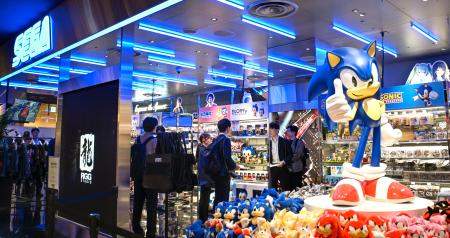 ゲーム大手セガの常設店「ＳＥＧＡ　ＳＴＯＲＥ　ＯＳＡＫＡ」＝１日午前、大阪・心斎橋
