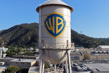 米ワーナー・ブラザース・ディスカバリーのスタジオ＝９月、米カリフォルニア州（ゲッティ＝共同）