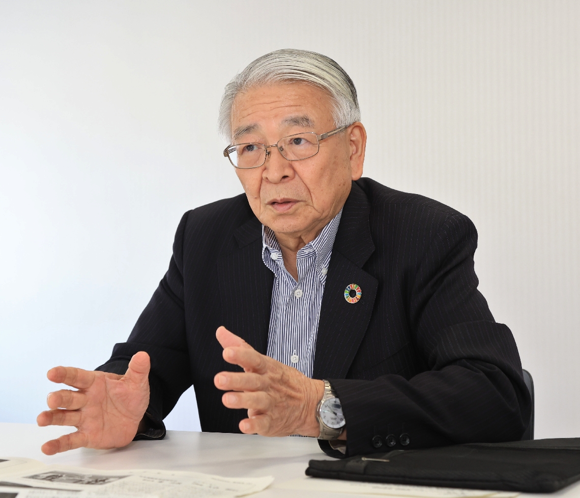 訪中について語る日本国際貿易促進協会の秦喜秋・筆頭副会長