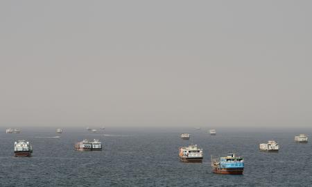 ホルムズ海峡（ロイター＝共同）