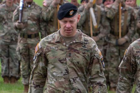 米陸軍のブレット・シルビア中将＝２０２５年５月、ケンタッキー州（ＡＰ＝共同）
