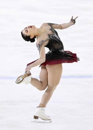 女子フリー　演技する河辺愛菜＝ＡＬＳＯＫぐんまアイスアリーナ